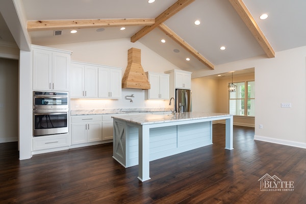 farmhouse-chic-kitchen-with-ceiling-beams.jpg